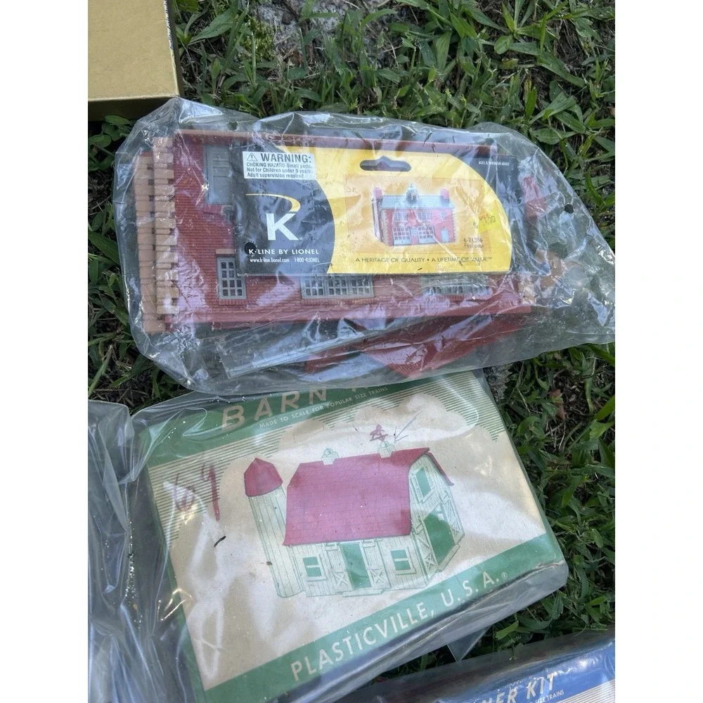 Vintage Model Train Building Lot 15+ Plasticville Lionel Bachmann Etc